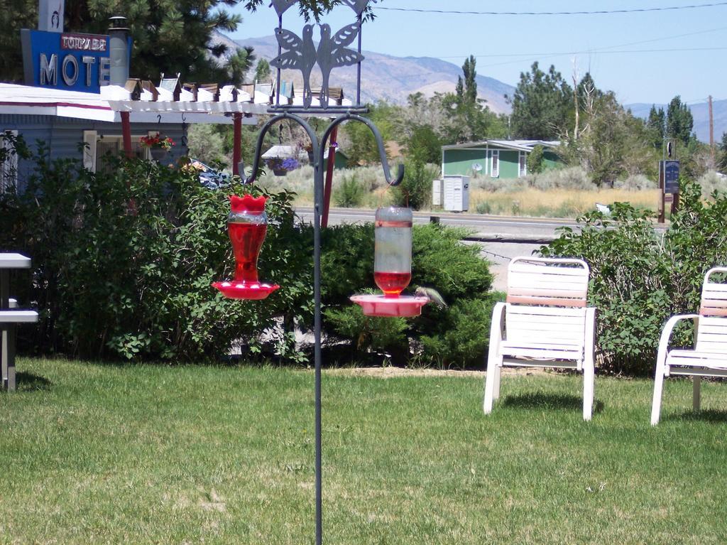 Toiyabe Motel Walker Extérieur photo