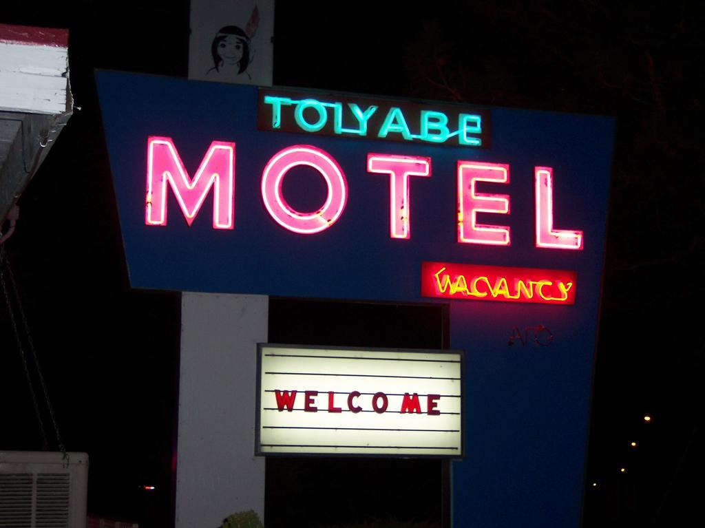Toiyabe Motel Walker Extérieur photo
